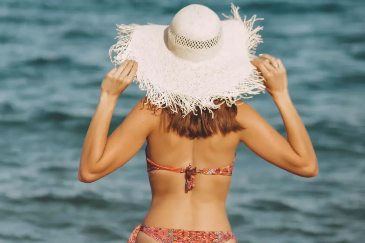 Hvad skal jeg have med på ferien? 5 ting der giver det helt rigtige, afslappede ferielook